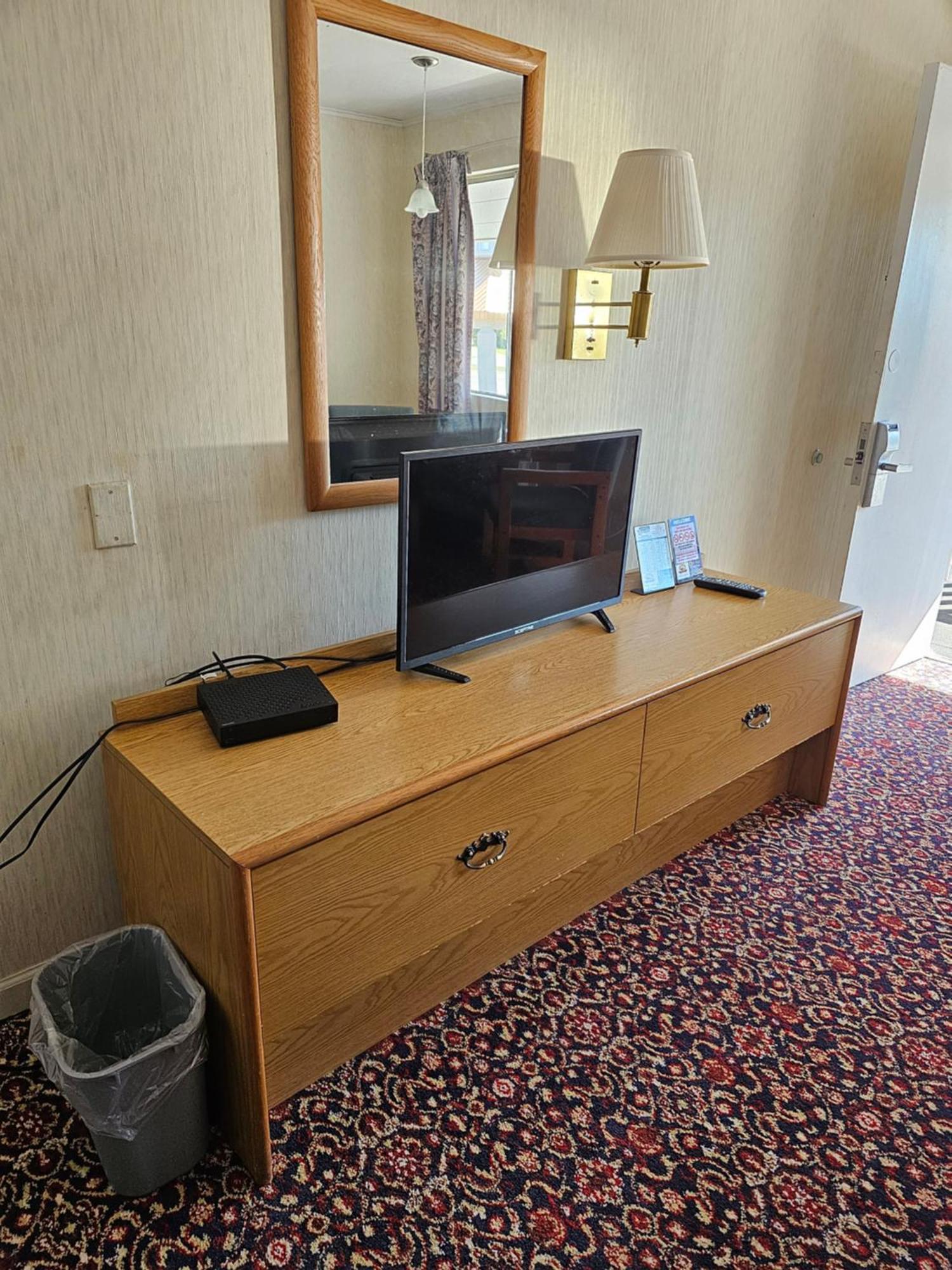 Travelodge By Wyndham Mackinaw City Eksteriør bilde