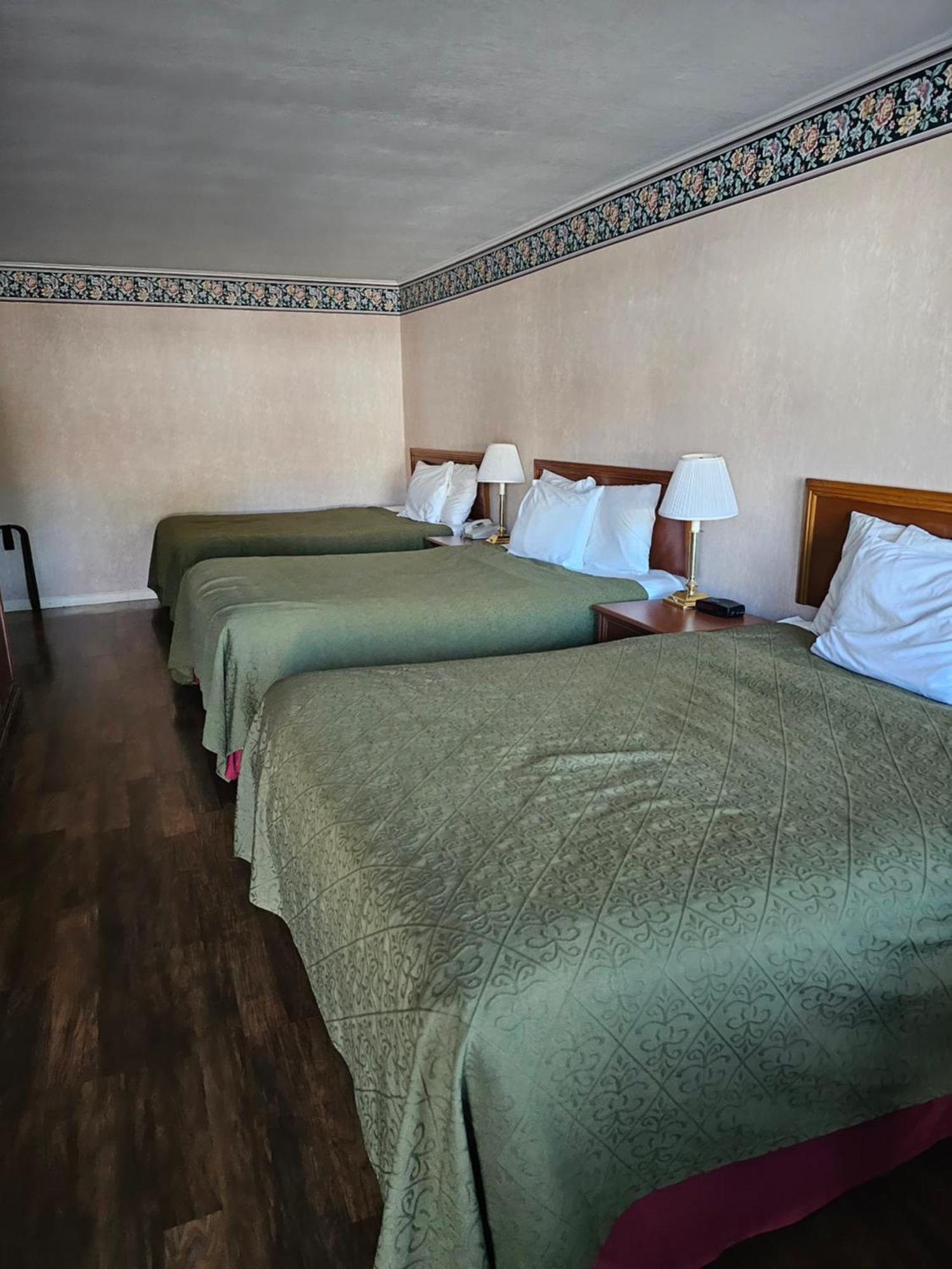 Travelodge By Wyndham Mackinaw City Eksteriør bilde
