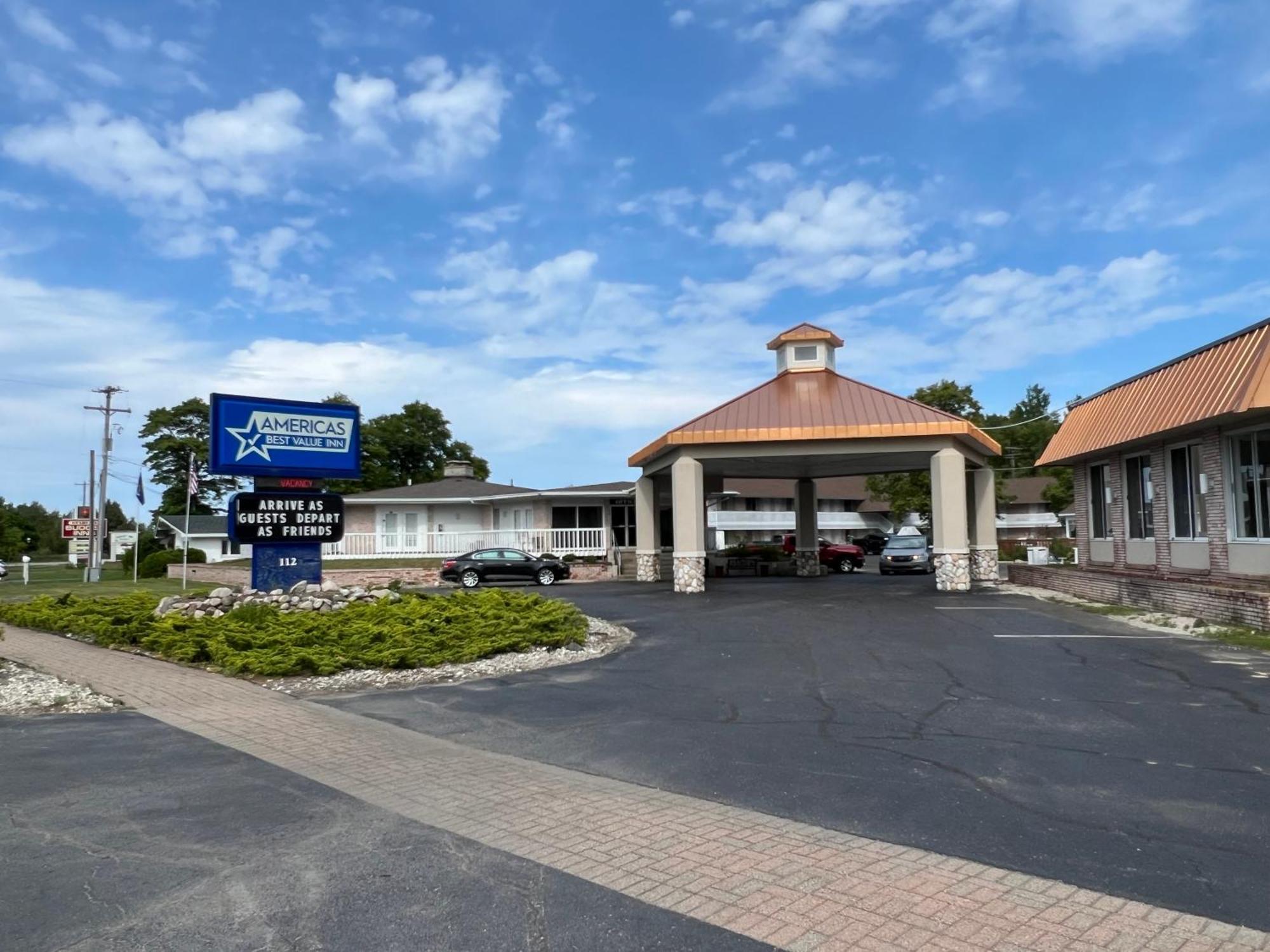 Travelodge By Wyndham Mackinaw City Eksteriør bilde